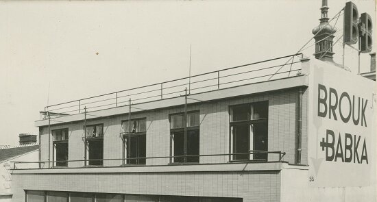V ZÁŘÍ 1934 BYL V BRNĚ OTEVŘEN OBCHODNÍ DŮM BROUK A BABKA